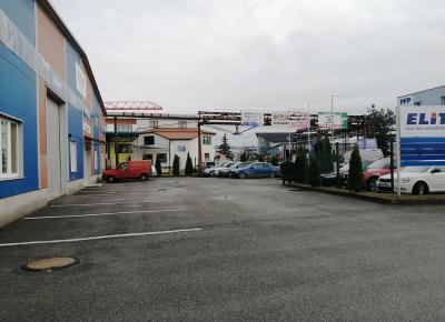 Parkovisko pred južnou časťou haly 01